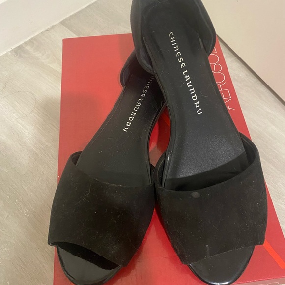 Chinese Laundry Black Open Toe Flat - Picture 2 of 7